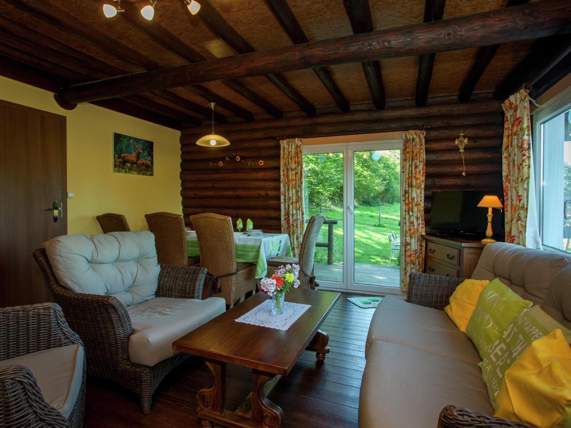 Open wooden chalet built against a hill Francorchamps Buitenkant foto